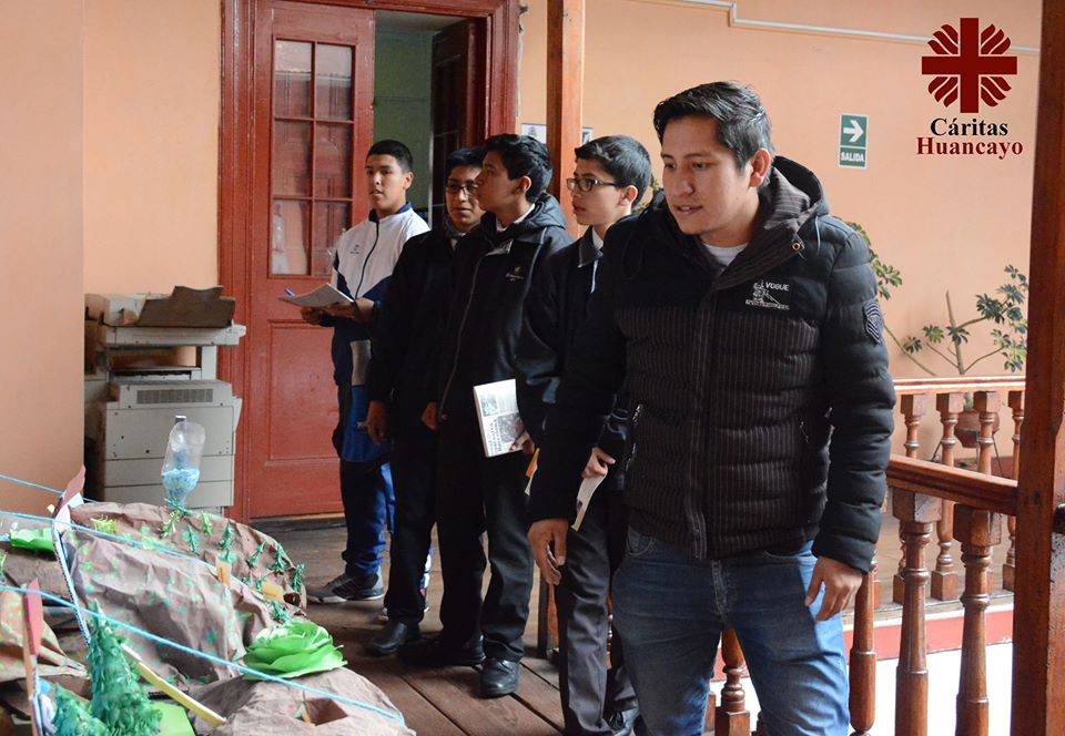 Visita de los alumnos de la I. E. Salesiano Técnico Don Bosco