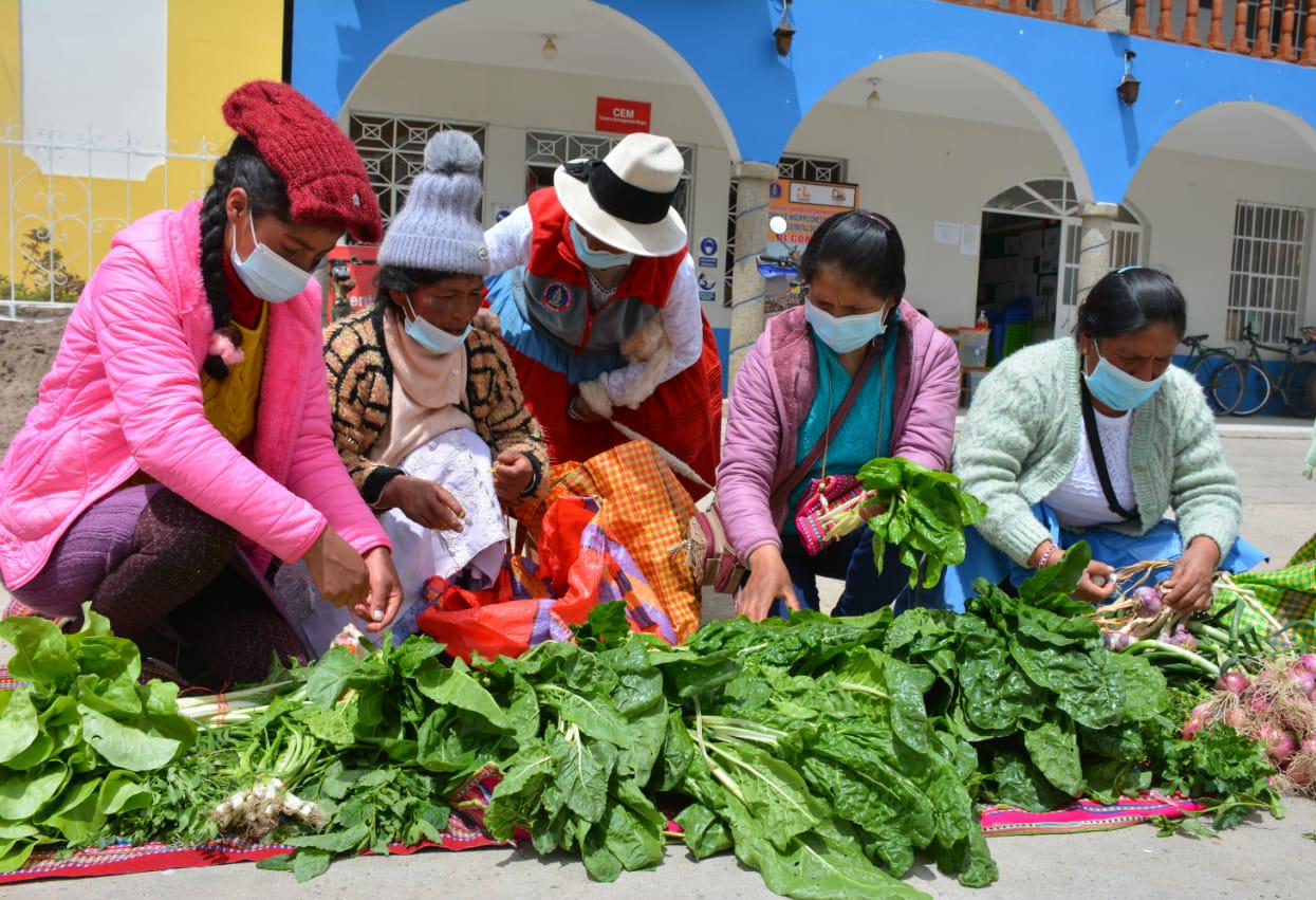 50 protagonistas del proyecto Caritas realizaron Feria gastronómica con productos orgánicos
